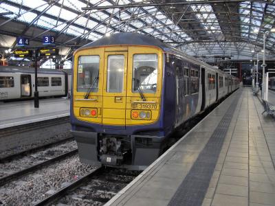 319370 at Liverpool Lime Street. &copy; Gary37401