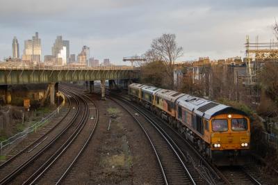 66671,66849,66538,66551 at Culvert Road Bridge. &copy; Zain