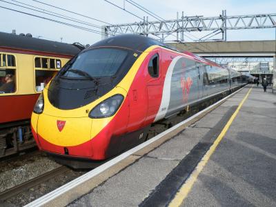 390034 at Milton Keynes Central. &copy; llamafish