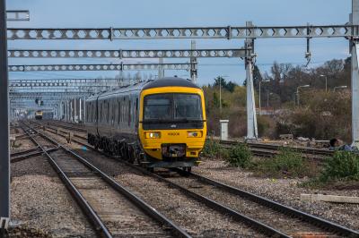 166206 at Didcot Parkway. &copy; Shotts