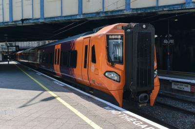 196107 at Birmingham New Street. &copy; llamafish