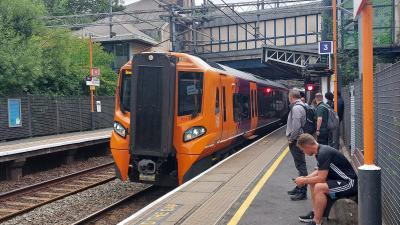 196103 at Smethwick Galton Bridge. &copy; MemberOfThePublic