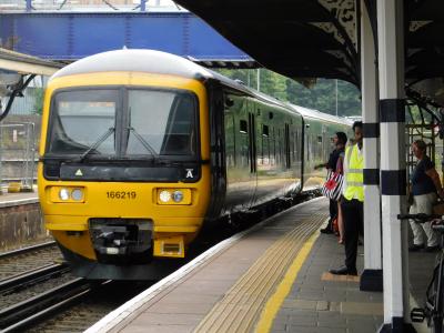 166219 at Fratton. &copy; Trainman5862