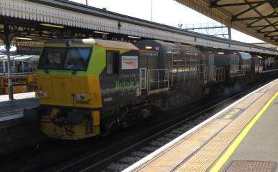 DR98926 at Clapham Junction. &copy; Geoff