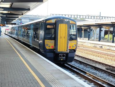 375623 at Ashford International. &copy; Geoff