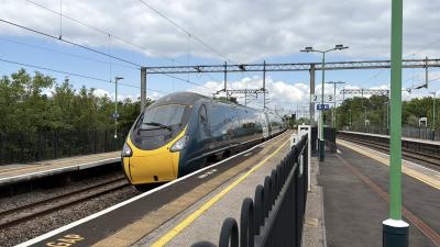390045 at Wolverton. &copy; Luivery