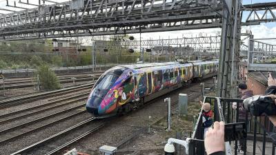 807010 at Crewe. &copy; Luivery