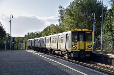 507015 at Bootle Oriel Road. &copy; Brodie