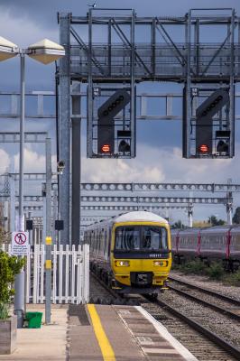 165117 at Didcot Parkway. &copy; Shotts