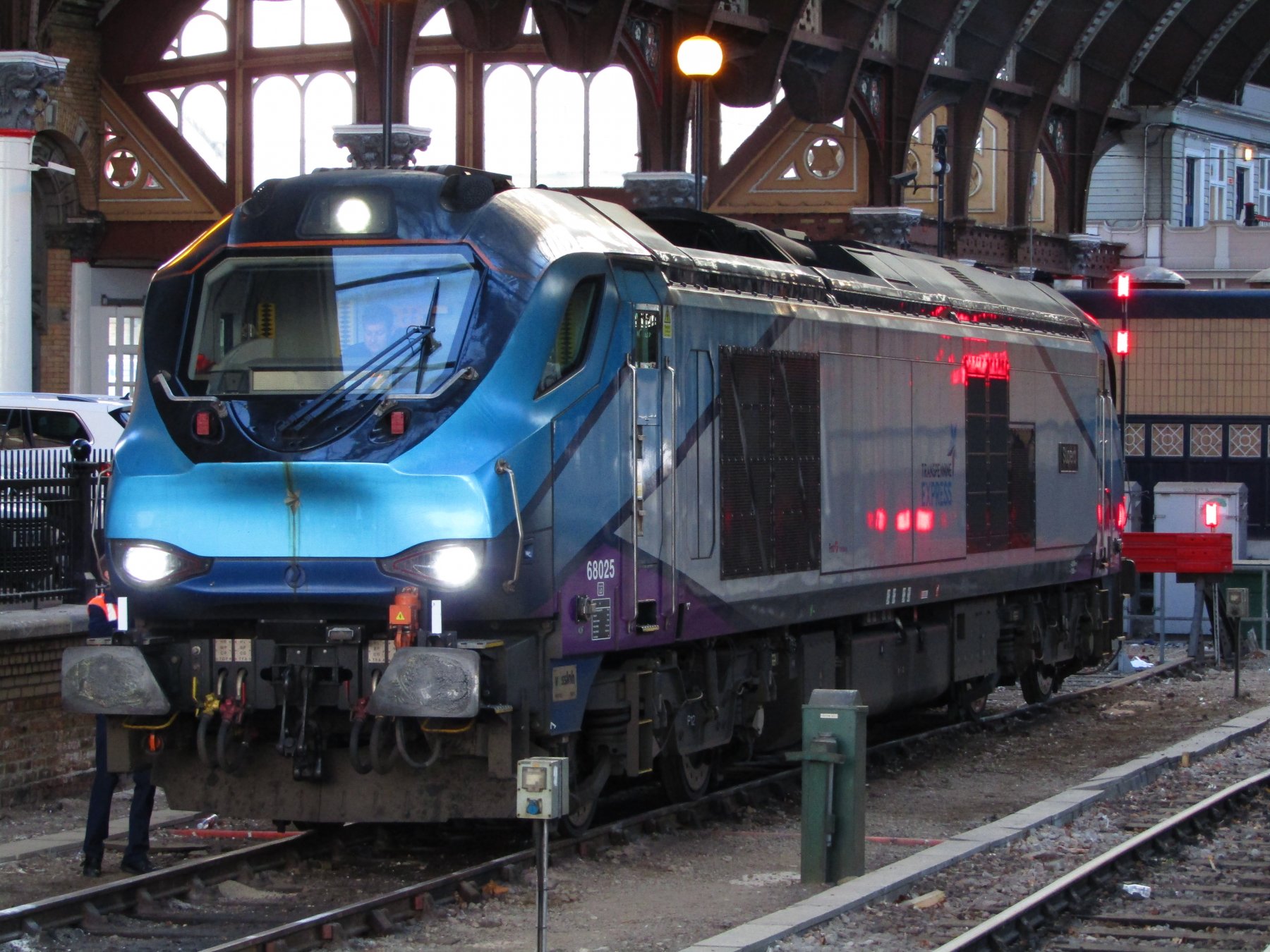 Photo of 68025 at York — trainlogger