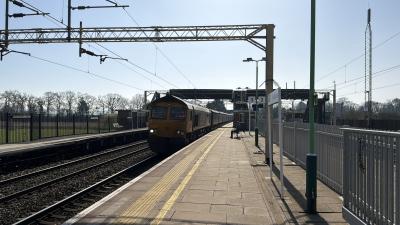 66713 at Cheddington. &copy; Luivery