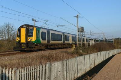350237 at Kingsthorpe. &copy; llamafish