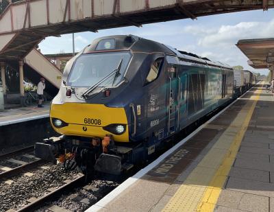 68008 at Yatton. &copy; BigKev