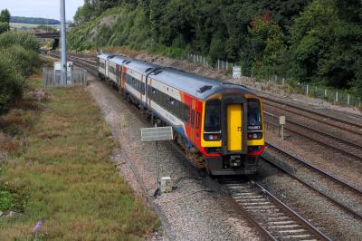 158857 at Chesterfield. &copy; South Coast Trainspotter
