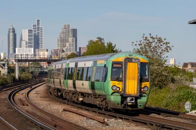 photo of 377460 at Clapham Junction