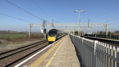 390118 at Cheddington. &copy; Luivery
