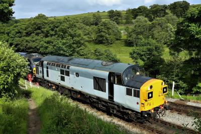 37075 at Keighley & Worth Valley Railway - Oxenhope. &copy; stevexos