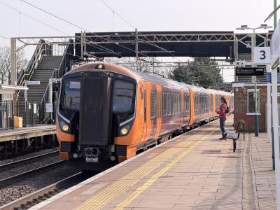 730021 at Cheddington. &copy; Luivery