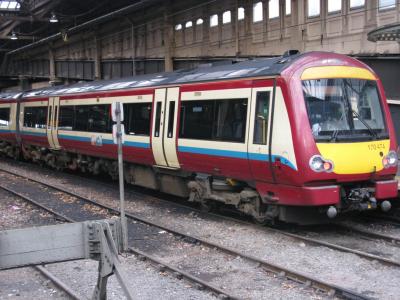 170474 at Edinburgh Waverley. &copy; Byron5574