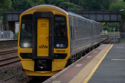 158749 at Totnes. &copy; Harry Bennellick
