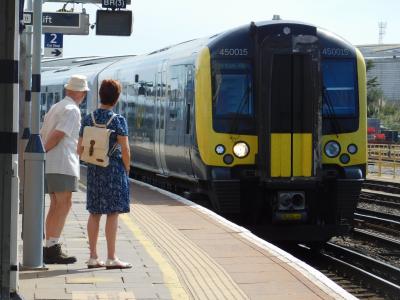 450015 at Fratton. &copy; Trainman5862