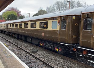 3229 coach at Yatton. &copy; BigKev