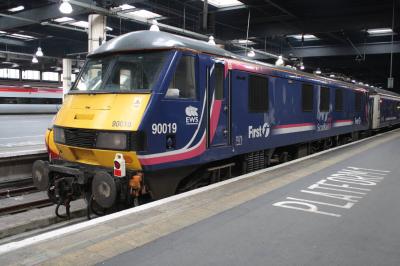 90019 at London Euston. &copy; linuxyeti