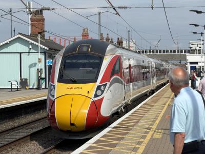 800110 at Newark North Gate. &copy; Luivery