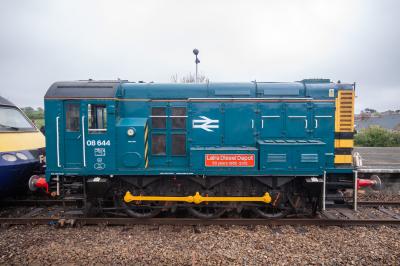 08644 at Plymouth. &copy; trainlogger