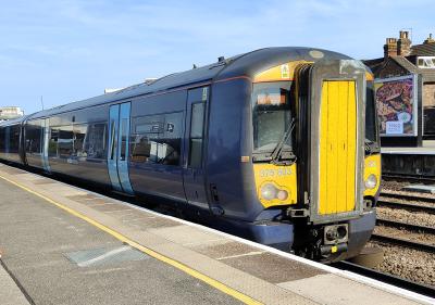 375803 at Tonbridge. &copy; Geoff