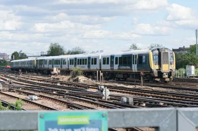 450036 at Clapham Junction. &copy; llamafish