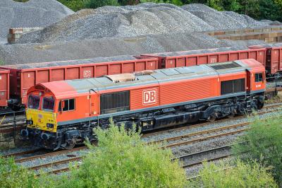 photo of 66205 at Peak Forest