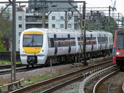 357210 at Shadwell. &copy; llamafish