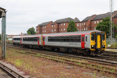153926 at Chester. &copy; South Coast Trainspotter