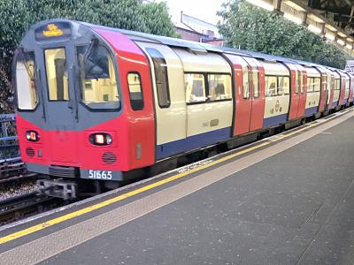 LU51665 at Golders Green (LU). &copy; MikeMOL