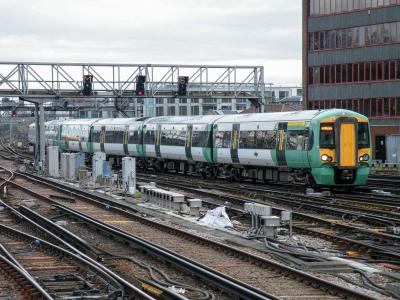 377210 at London Bridge. &copy; llamafish
