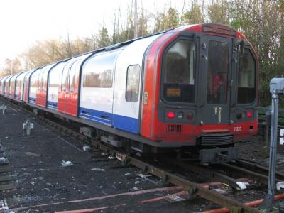 LU91239 at Loughton (LU). &copy; Byron5574
