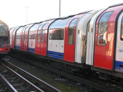 LU92030 at Loughton (LU). &copy; Byron5574