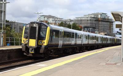 450034 at Basingstoke. &copy; railwork