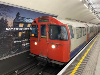 LU3531 at Embankment (LU). &copy; Pistolpete008