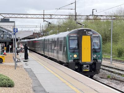 350130 at Northampton. &copy; Luivery