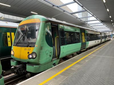 171727 at London Bridge. &copy; Owlman