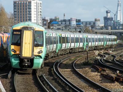 377309 at Clapham Junction. &copy; llamafish