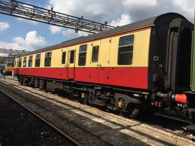 21249 Coach at Old Oak Common HST Depot. &copy; Pape_Timmo