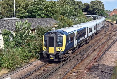 450034 at Havant. &copy; Bestieboy