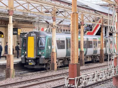 350120 at Crewe. &copy; Luivery