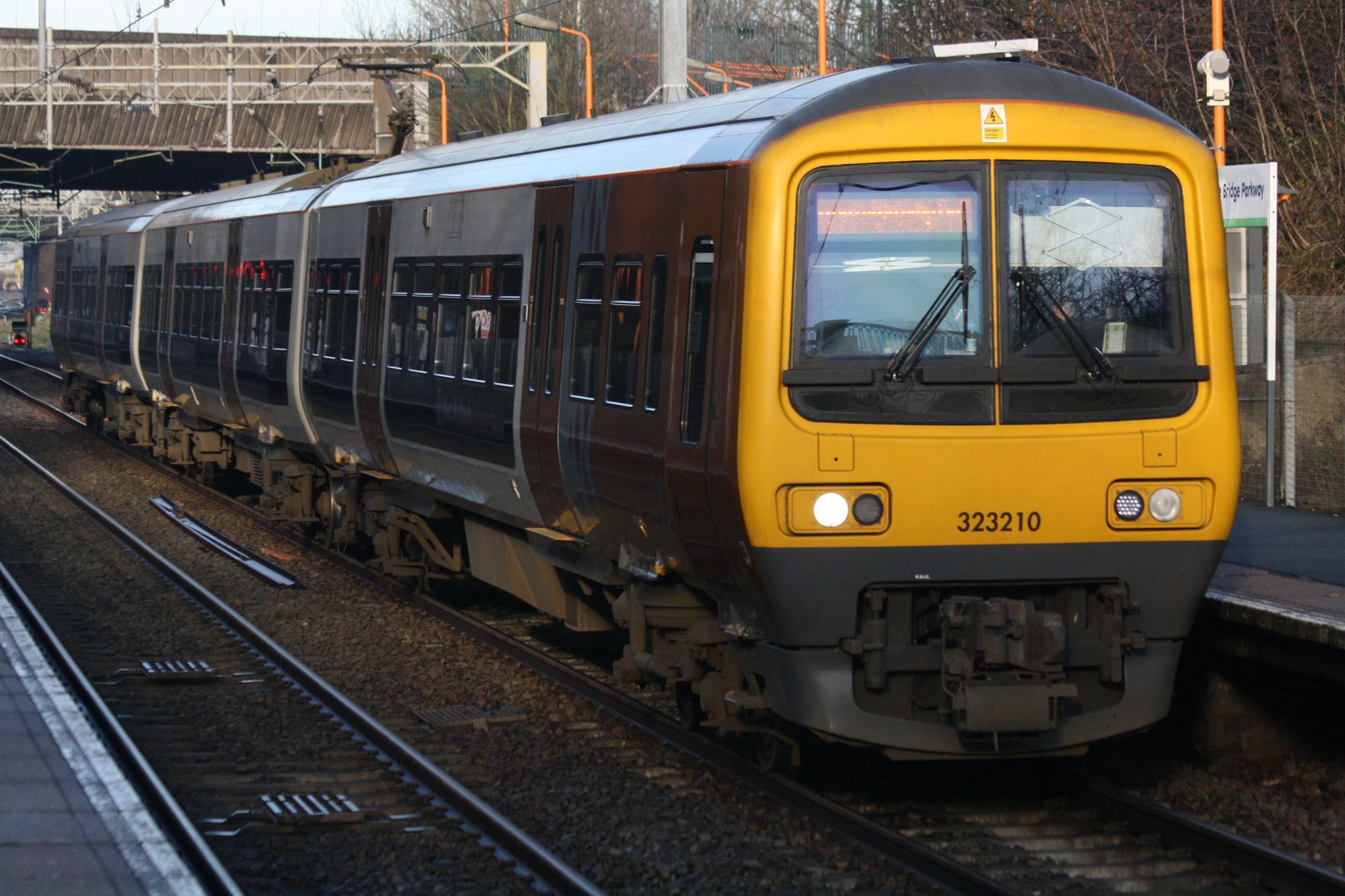 Photo of 323210 at Tame Bridge Parkway — trainlogger