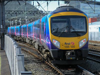 185130 at Manchester Piccadilly. &copy; llamafish