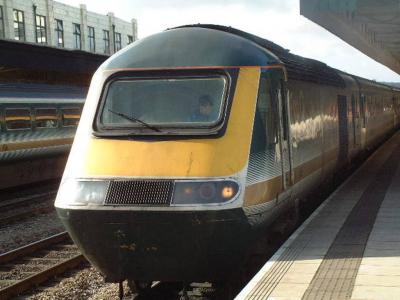 43150 at Cardiff Central. &copy; Byron5574