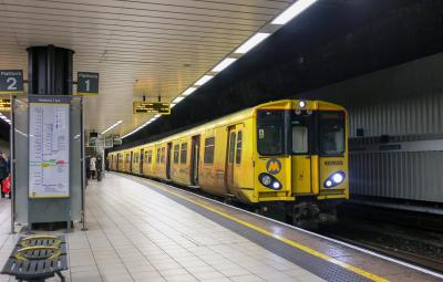 507033 at Liverpool Central. &copy; stevexos